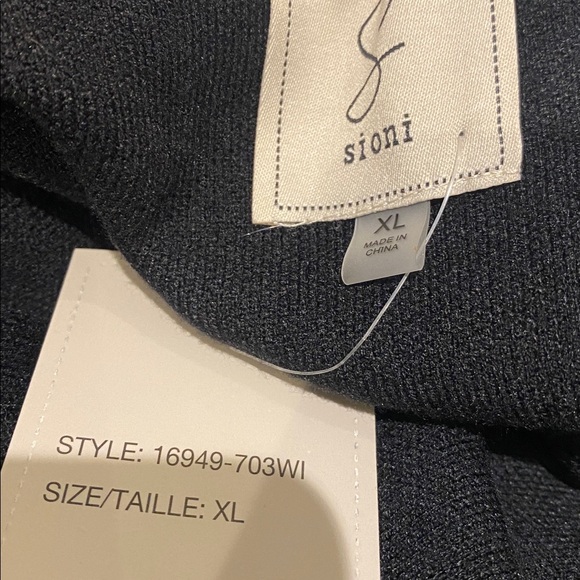 Sioni Classic pearls and Black Knitwear - Picture 10 of 12